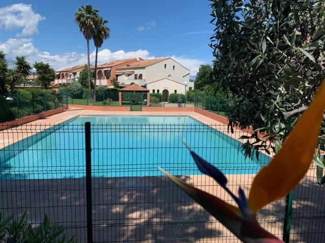 Calmeraie Plage Apartment Villeneuve-Loubet Bagian luar foto